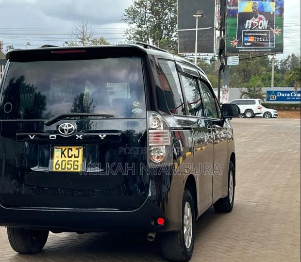 Toyota Voxy 2009 Black