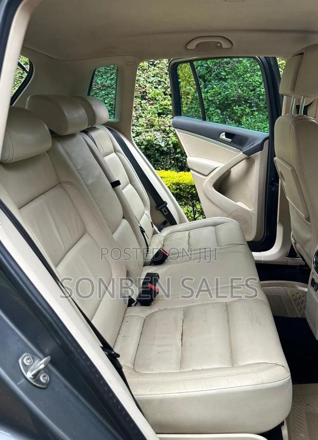 Volkswagen Tiguan S 4Motion 4dr SUV AWD (2.0L 4cyl Turbo 6A) 2014 Gray