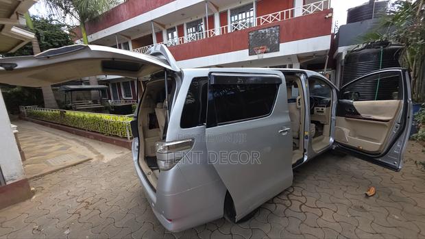 Toyota Vellfire 2011 Silver