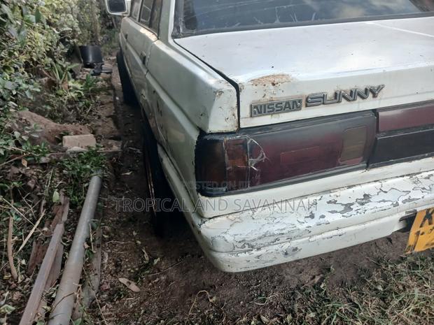 Nissan Sunny 1995 White