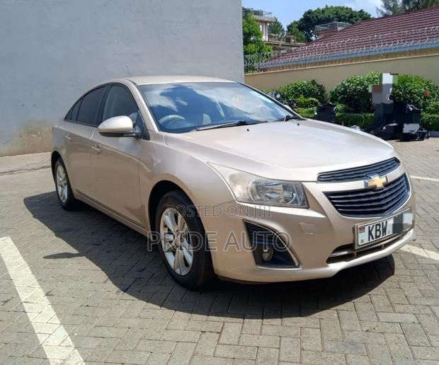 Chevrolet Cruze 2012 Beige