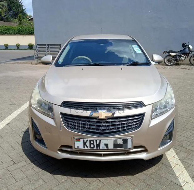 Chevrolet Cruze 2012 Beige