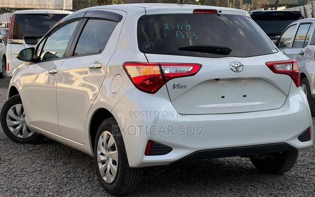 Toyota Vitz 1.0 FWD 5dr 2019 Pearl