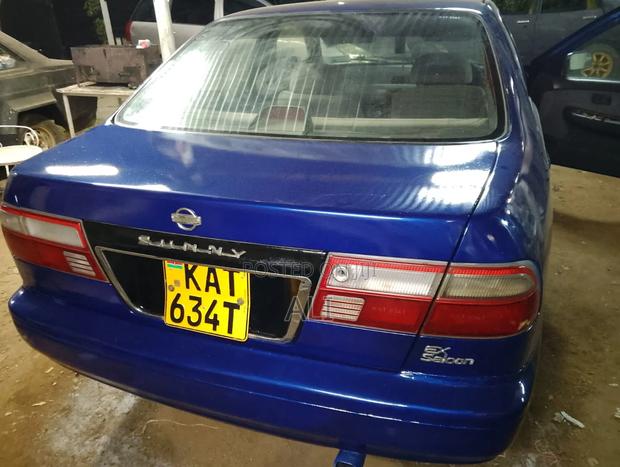 Nissan Sunny B15 Sedan 1.5 2000 Blue
