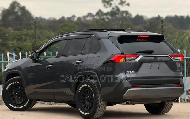 Toyota RAV4 2021 Black