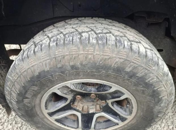 Isuzu D-MAX 2006 Brown
