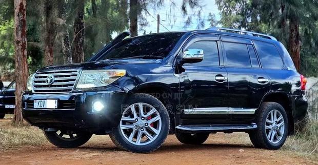 Toyota Land Cruiser 4.5 V8 GL 2013 Black