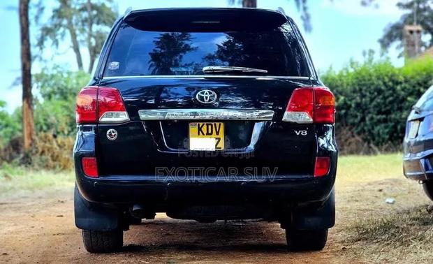 Toyota Land Cruiser 4.5 V8 GL 2013 Black