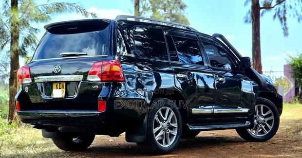 Toyota Land Cruiser 4.5 V8 GL 2013 Black