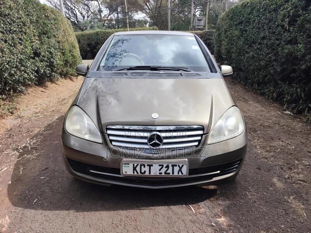 Mercedes-Benz A-Class 2011 Gold