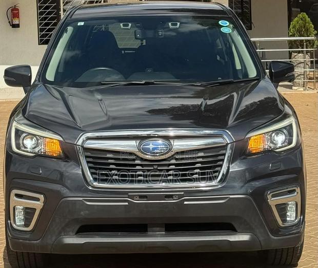 Subaru Forester Premium AWD 2019 Gray