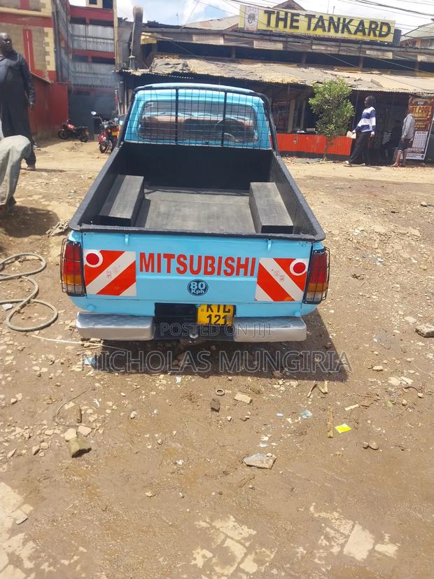 Mitsubishi L200 1981 Blue