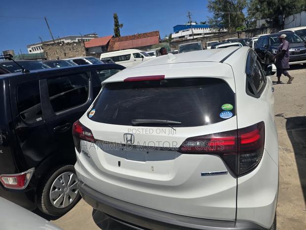 Honda Vezel 1.5 Hybrid 2WD 2019 White
