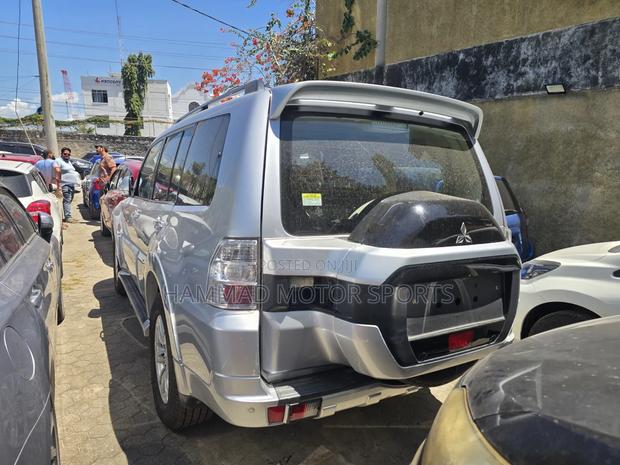 Mitsubishi Pajero Exceed 2019 Silver