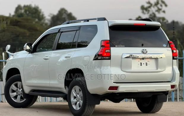 Toyota Land Cruiser Prado 2019 White