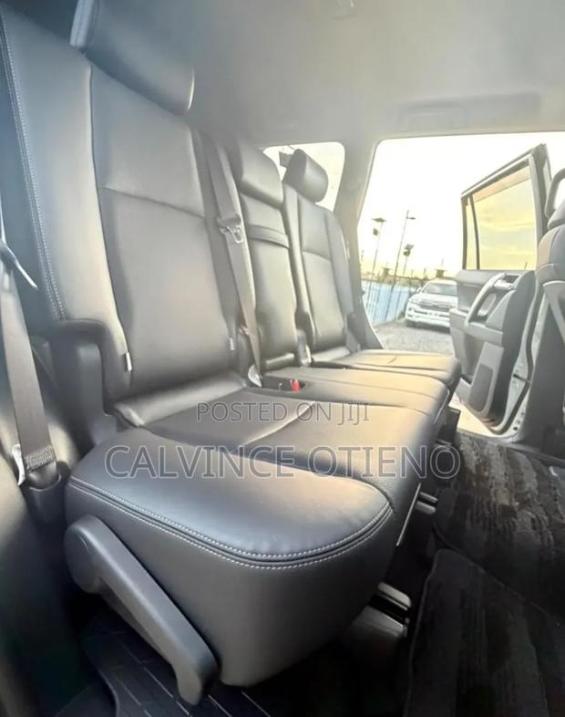 Toyota Land Cruiser Prado 2019 White