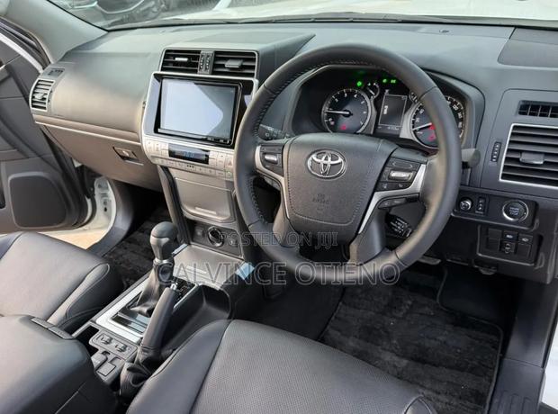 Toyota Land Cruiser Prado 2019 White
