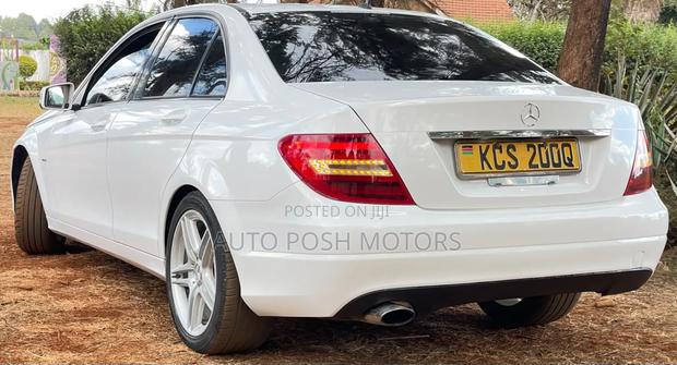 Mercedes-Benz C200 2011