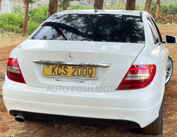 Mercedes-Benz C200 2011