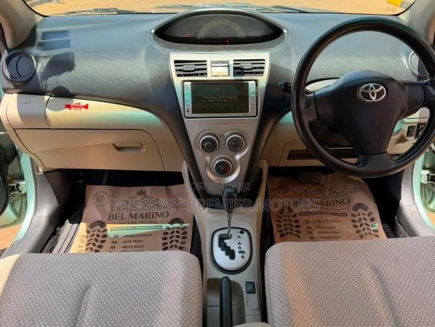 Toyota Belta 2008 Green