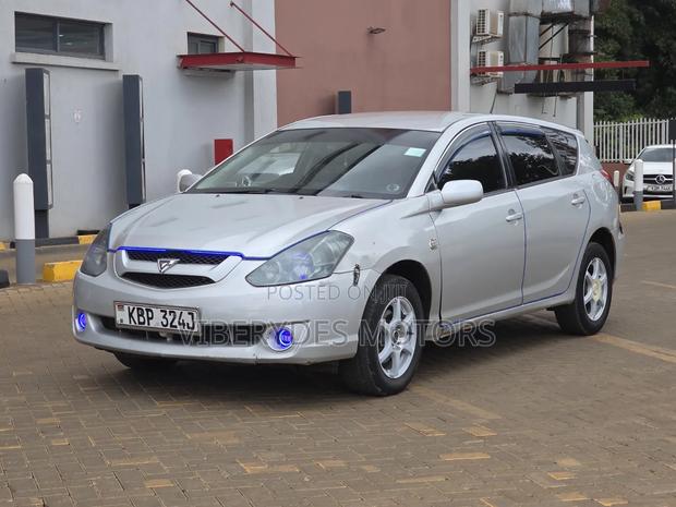 Toyota Caldina 2005 Silver
