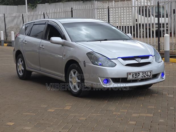 Toyota Caldina 2005 Silver