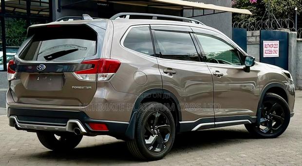Subaru Forester Premium AWD 2023 Brown