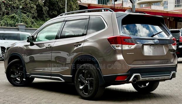 Subaru Forester Premium AWD 2023 Brown