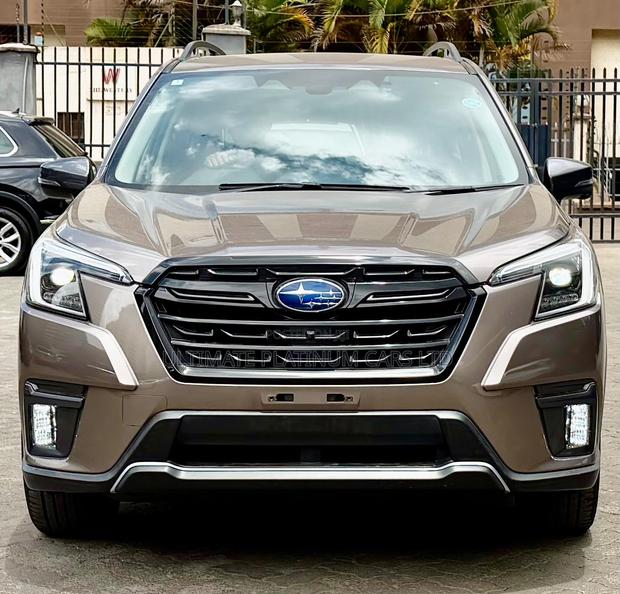 Subaru Forester Premium AWD 2023 Brown