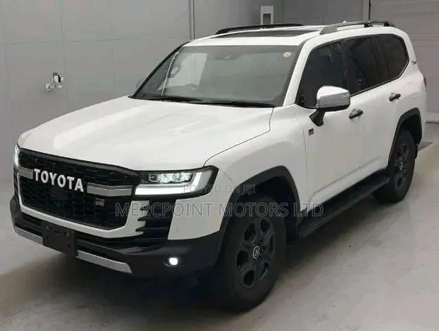 Toyota Land Cruiser Prado 2023 White