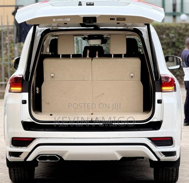 Toyota Land Cruiser 2023