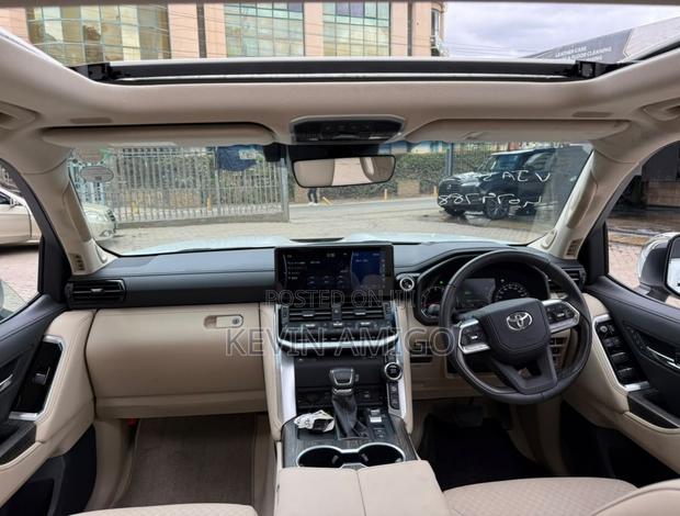 Toyota Land Cruiser 2023