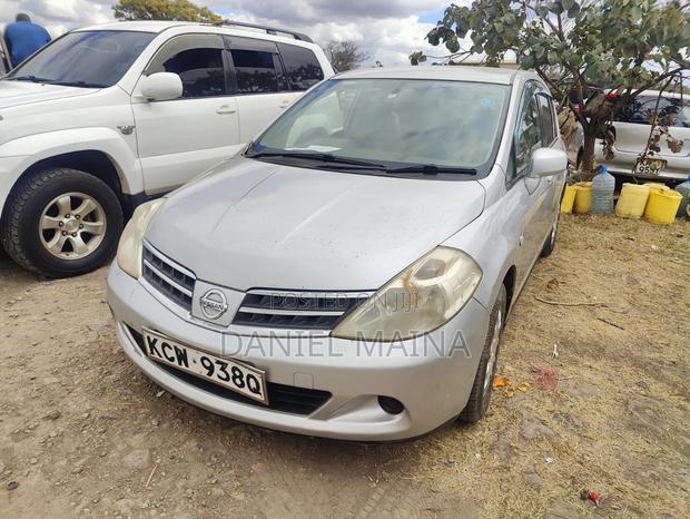 Nissan Tiida 2012 Silver