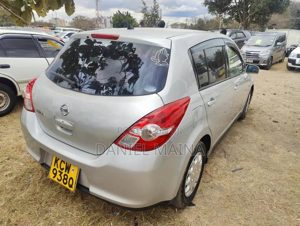 Nissan Tiida 2012 Silver