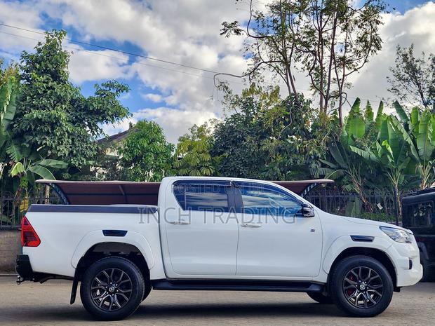 Toyota Hilux 2022 Pearl