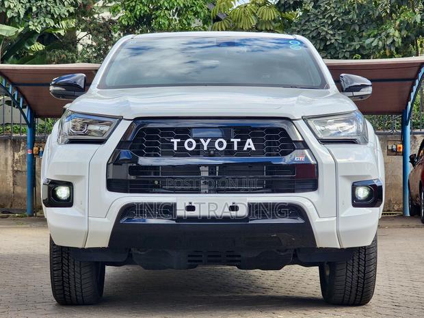 Toyota Hilux 2022 Pearl