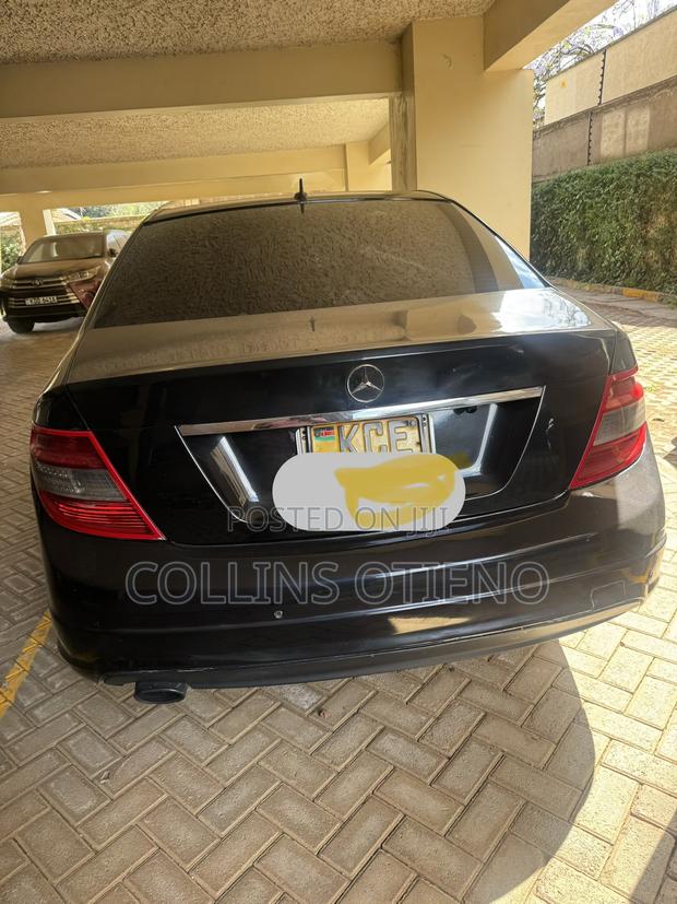 Mercedes-Benz C200 2009 Black