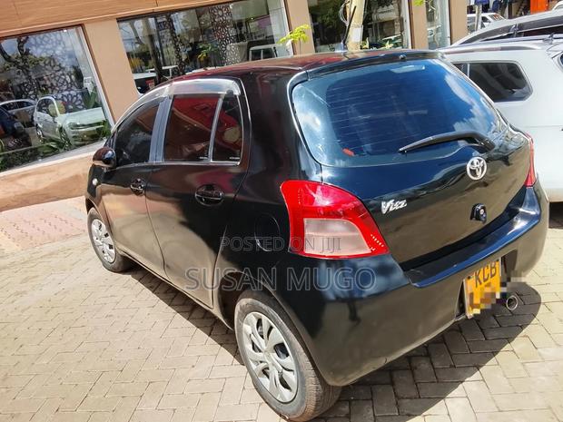 Toyota Vitz 2009 Black