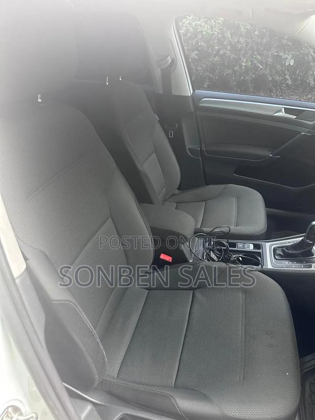 Volkswagen Golf Variant 2017 White