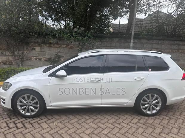 Volkswagen Golf Variant 2017 White