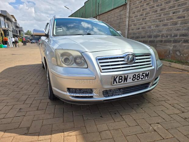 Toyota Avensis 2006 Silver