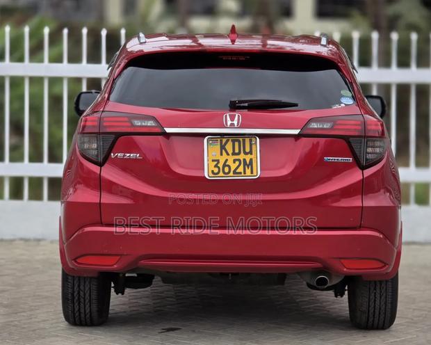 Honda Vezel 1.5 Hybrid 2WD 2019 Red