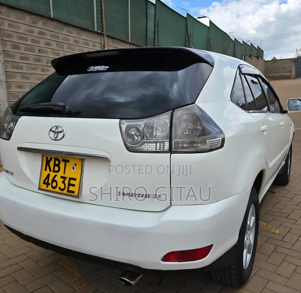 Toyota Harrier 2005 White