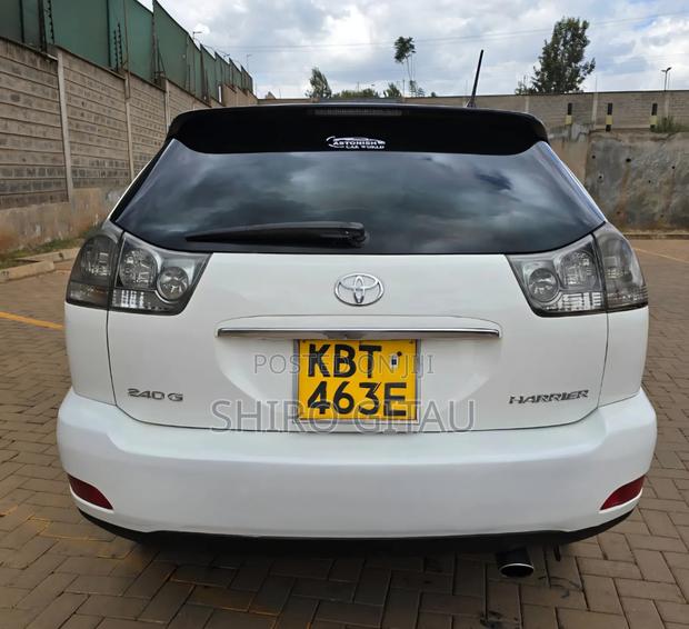 Toyota Harrier 2005 White