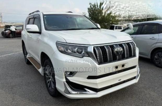 Toyota Land Cruiser Prado 2.8 2019 White