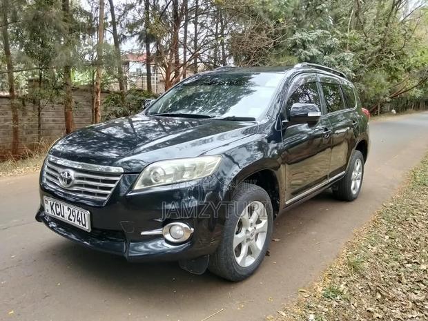Toyota Vanguard 2012 Silver