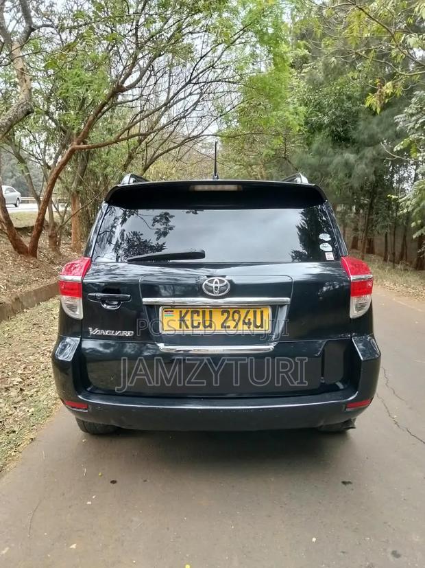 Toyota Vanguard 2012 Silver