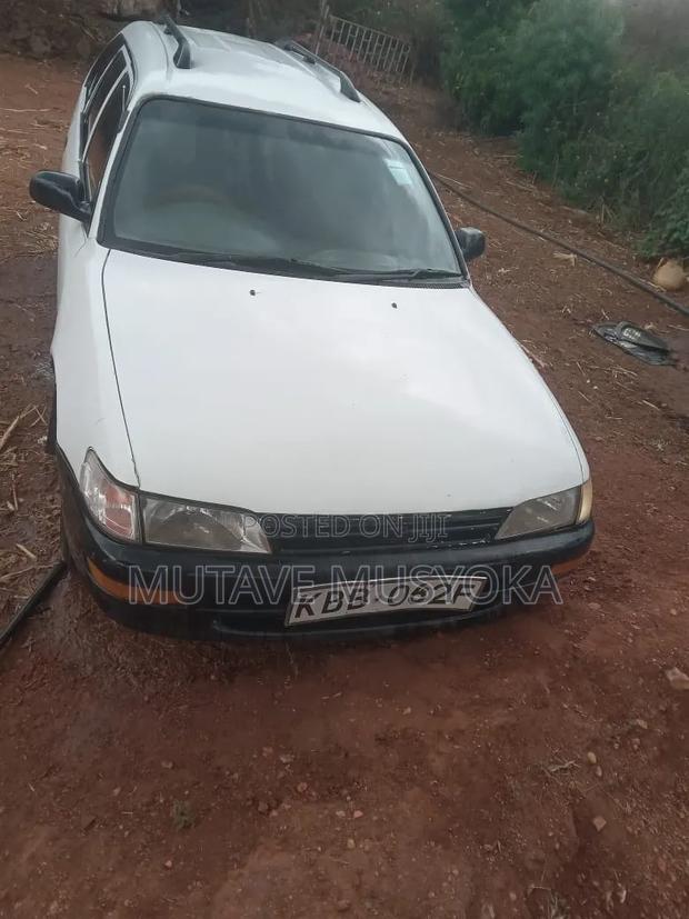 Toyota Corolla G-Touring 2000 White