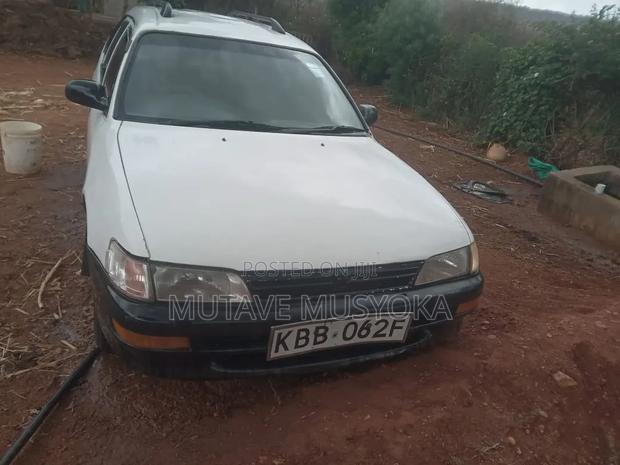 Toyota Corolla G-Touring 2000 White