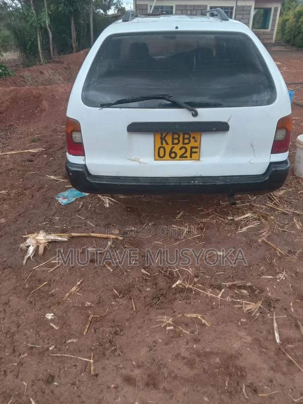 Toyota Corolla G-Touring 2000 White